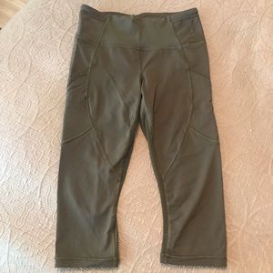 RARE Lululemon Cropped Leggings Forest Green 6